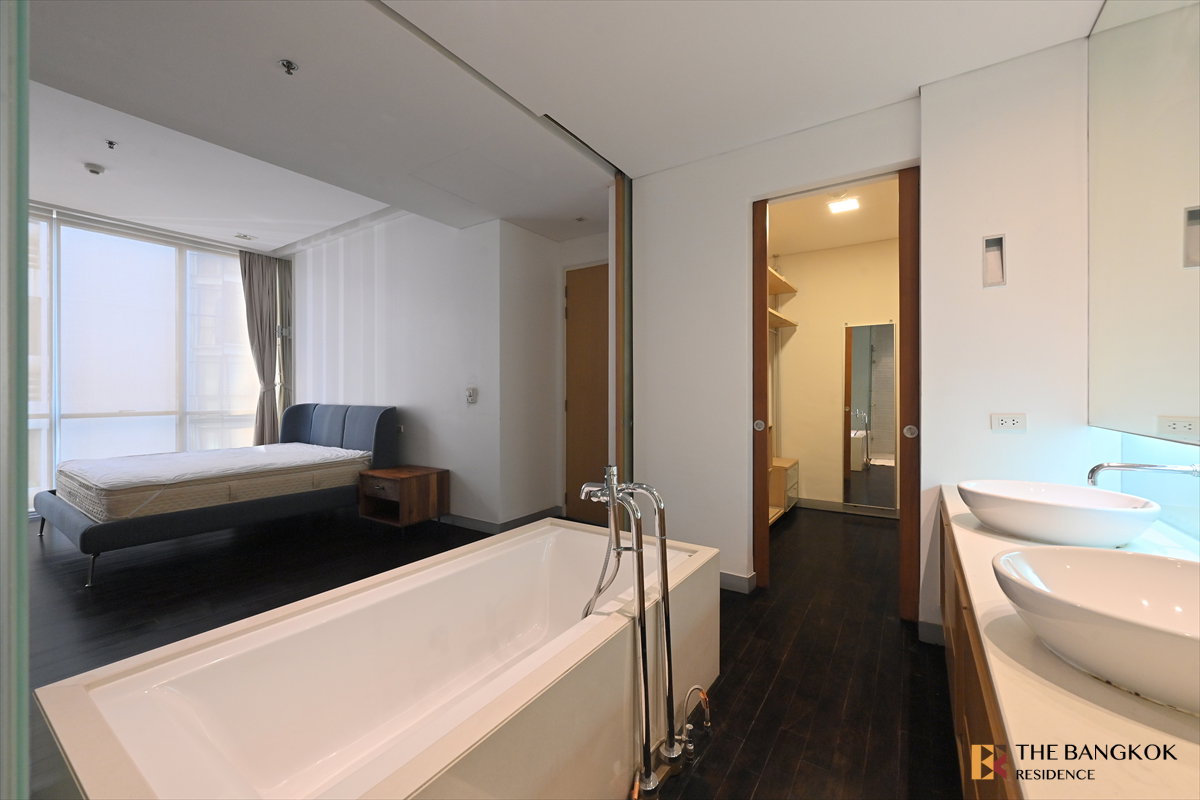 picture ð Domus 16 Spacious 167 sq.m. Luxury Residence with Full-Height Windows and a Large Private Balcony - 6/16