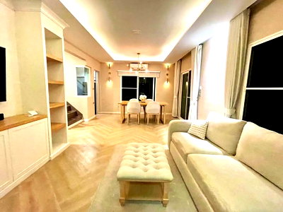 Houses for rent : Beautiful house for rent in Mandana Onnut-Wongwaen 5 project.