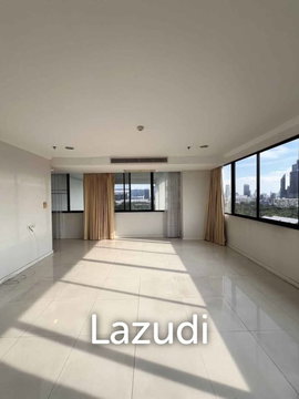 106 sqm high floor condo Lake Green Khlong Toei Bangkok