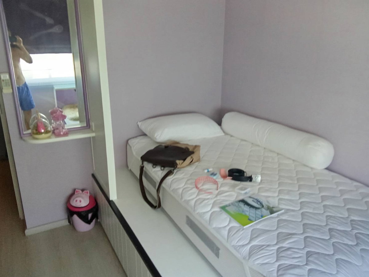 รูป ขายด่วน! บ้านแฝด Villaggio รังสิต-คลองสอง 35.2 ตร.ว. หลังมุมหน้าทะเลสาบ ต่อเติมครบ บิวท์อินทั้งหลัง - รูปที่ 11/16