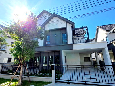 บ้านเดี่ยวให้เช่า : ให้เช่าบ้านเดี่ยว 2 ชั้น เซนโทร บางนา 4 ห้องนอน 4 ห้องน้ำ