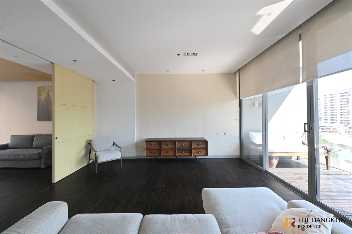 picture ð Domus 16 Spacious 167 sq.m. Luxury Residence with Full-Height Windows and a Large Private Balcony - 13/16