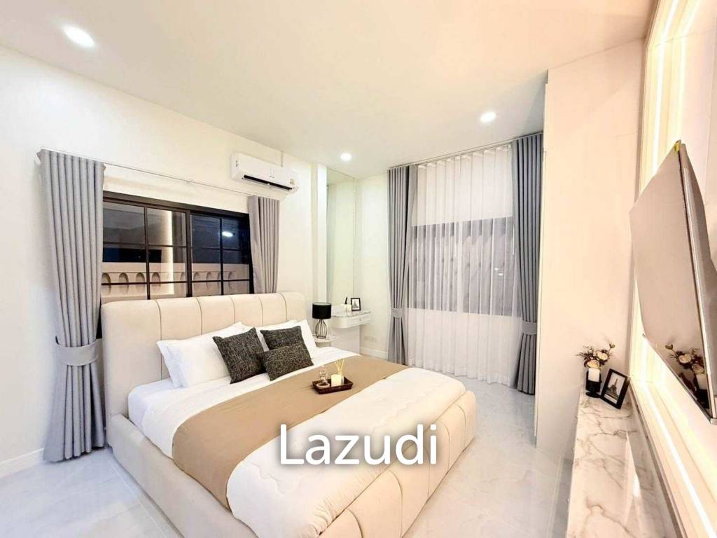 picture Newly Renovated Modern Luxury Detached House - 14/22
