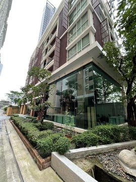 A046576 The Address Pathumwan