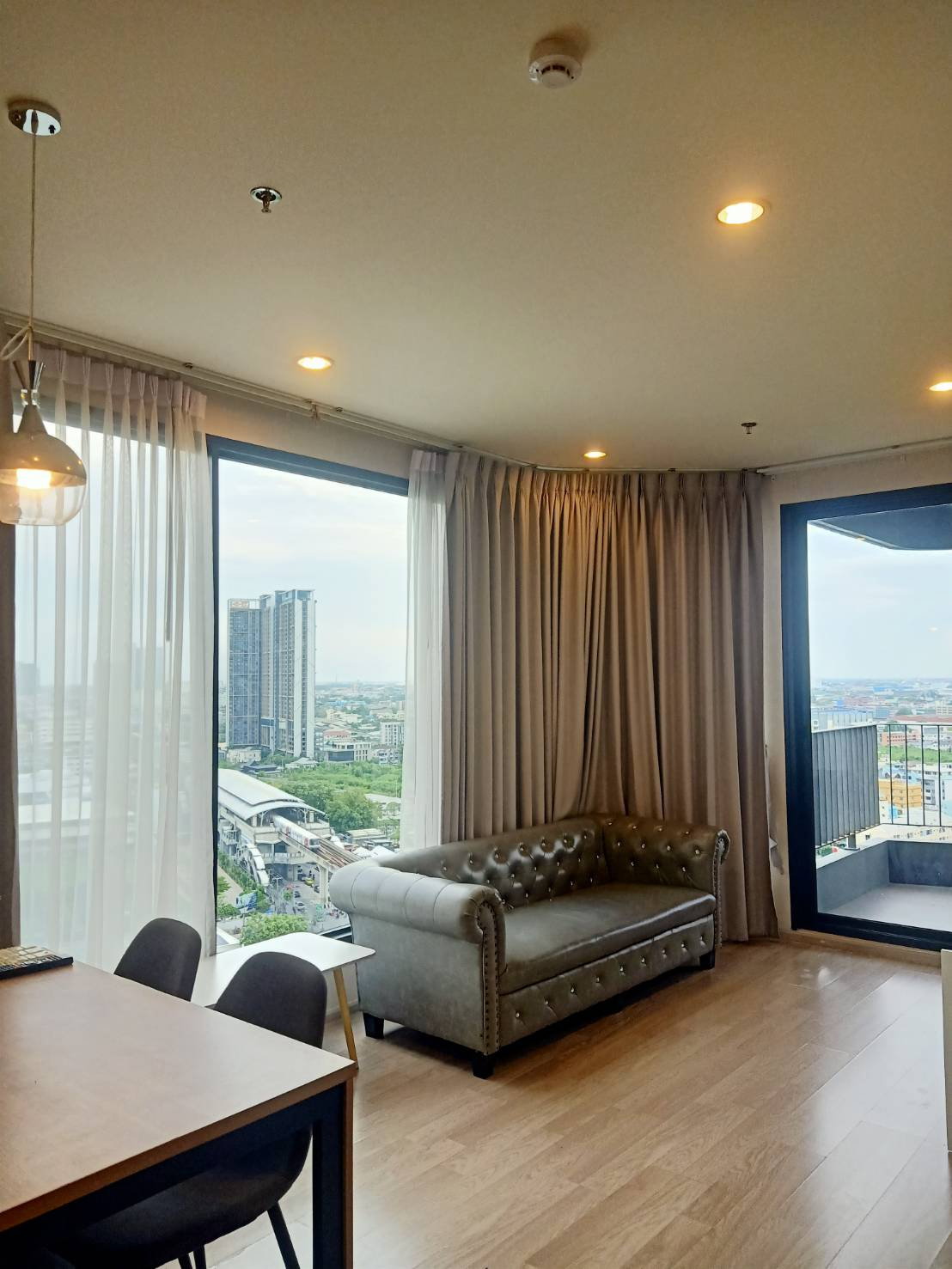 Condo for RENT: Ideo Mobi Sukhumvit Eastpoint    Size 53.8 sqm 2 bedroom 1 bathroom on 18th floor , Building A ,  Fully Furnished. 
