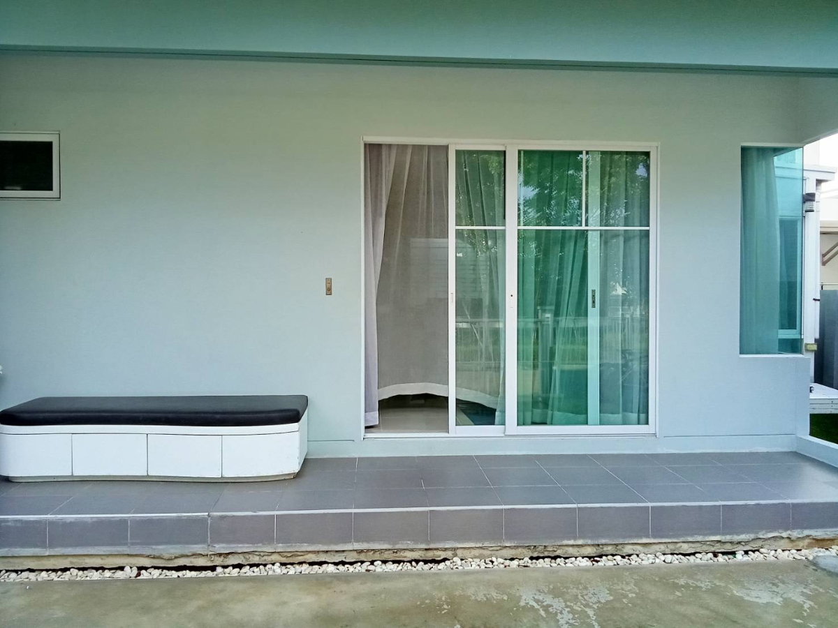 รูป ขายด่วน! บ้านแฝด Villaggio รังสิต-คลองสอง 35.2 ตร.ว. หลังมุมหน้าทะเลสาบ ต่อเติมครบ บิวท์อินทั้งหลัง - รูปที่ 2/16