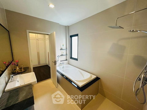 3-BR House For Rent, Bangkok Boulevard Ramintra-Watcharapol, O Ngoen (ID 3069898)