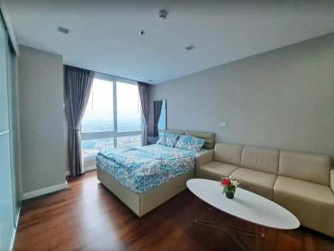 🏙️✨ FOR RENT: The Metropolis Samrong Interchange — HIGH-FLOOR MODERN LIVING NEXT TO BTS & MRT!  💰 Rental Price: 10,000 THB/month 