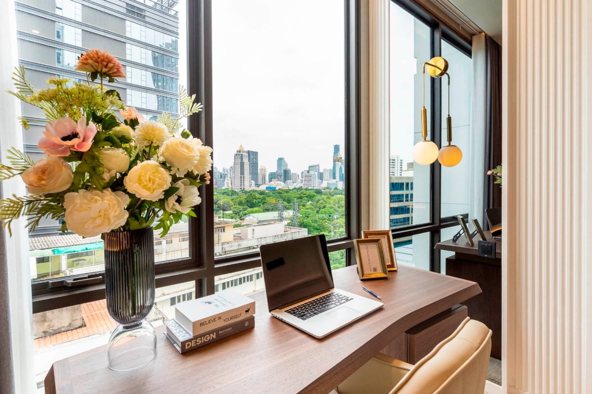 picture ST683/[For Sale] Muniq Langsuan - 5/13