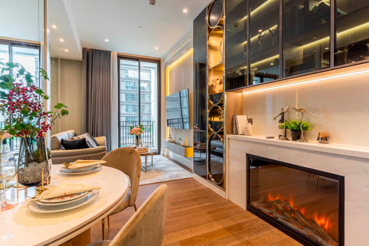 picture ST683/[For Sale] Muniq Langsuan - 10/13