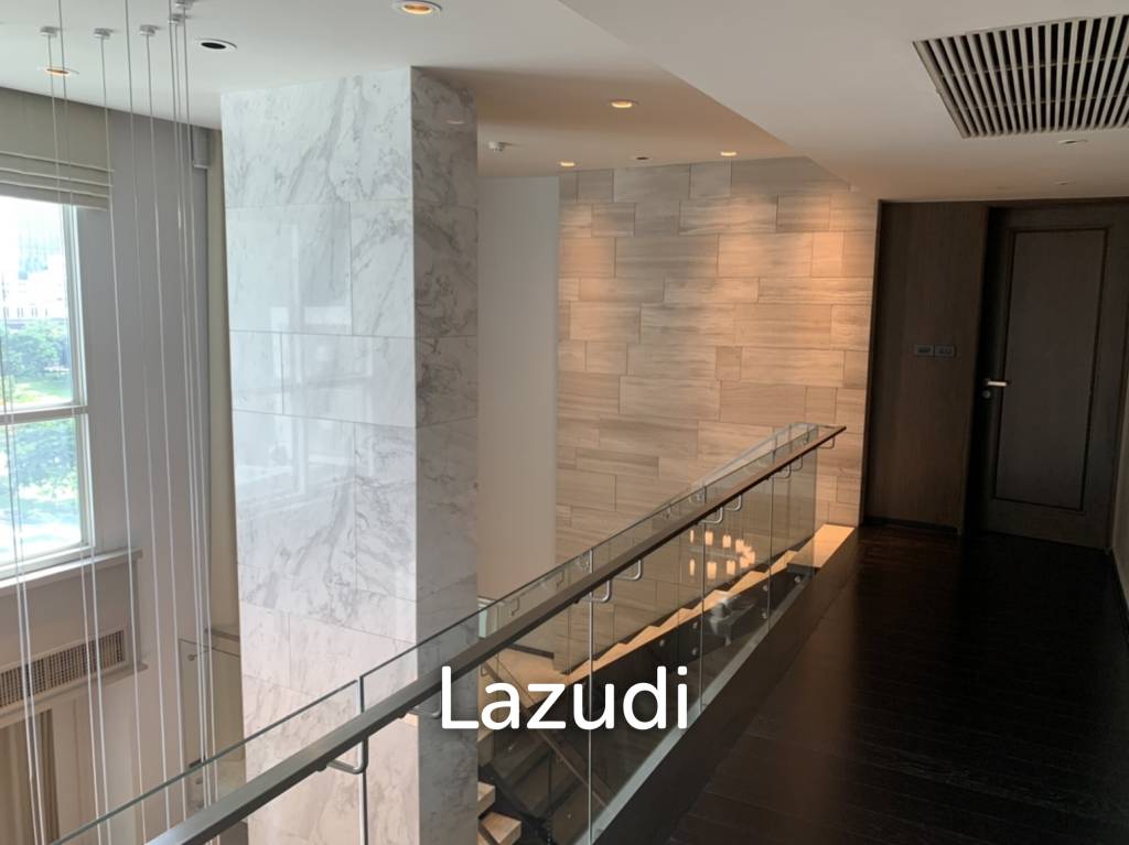 รูป Duplex 3-Bed Condo on 7-8th Fl at The Crest Sukhumvit 24 - รูปที่ 3/17