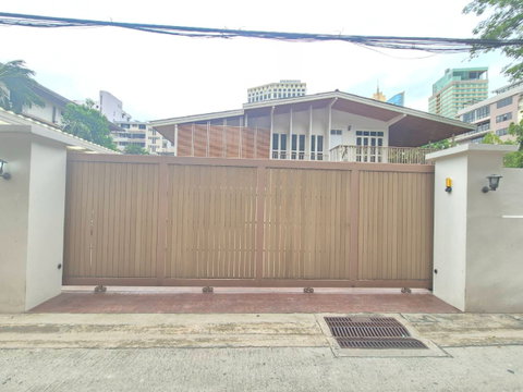 บ้านเดี่ยวสวย ทำเลสุดปัง 210ตรว. พื้นที่ใช้สอยเยอะมาก จอดรถ10คัน รบกวนทักไลน์ก่อน line paolin1