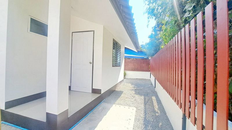 รูป รีโนเวทใหม่ทั้งหลัง! บ้านขวัญเวียง สันกำแพง ราคาหลักล้านต้นๆ 🏡✨ - รูปที่ 13/17