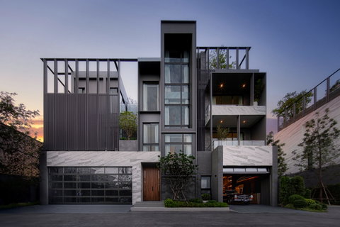 95E1 - Ninety Five East One 4 bedrooms, for sale
