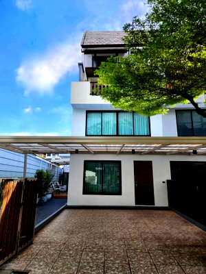 Home office for rent : For Rent Townhome Areeya Mandarina Sukhumvit77 GH556