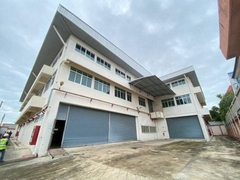 ขายอาคารโรงงาน - โกดัง พร้อมสำนักงาน 3 ชั้น บางจาก พระประแดง สมุทรปราการ 60 ล้านบาท