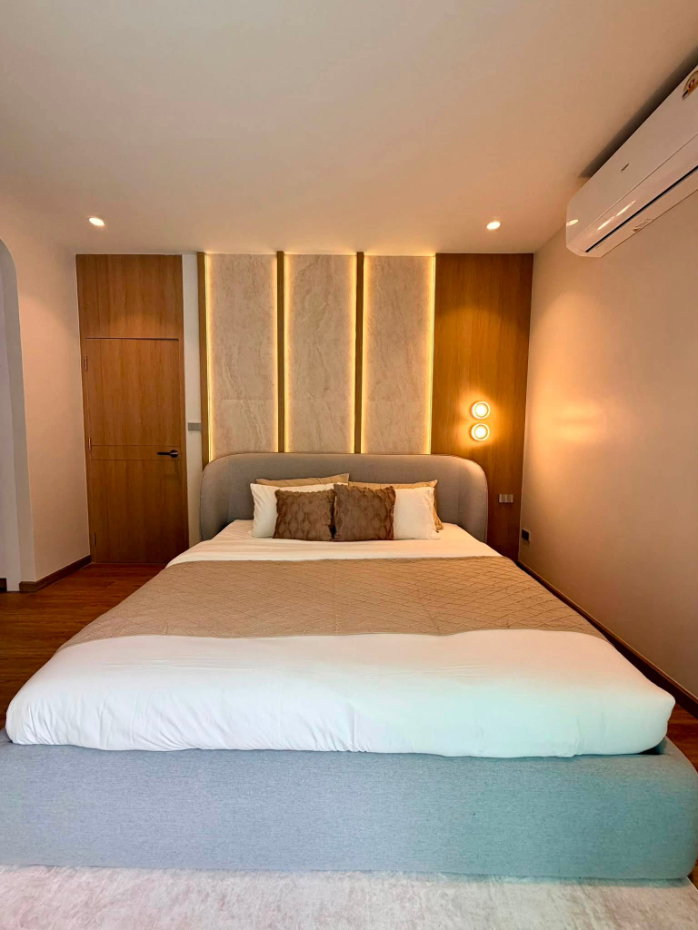 picture Luxury pool villa for sale in Wang Tan,modern luxury design emphasizing simplicity, elegance, privacy. Comes fully furnished with built-in furniture  - 10/14