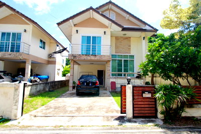 Houses for sale Nikhom Pattana Rayong : Two-Storey Detached Corner House for Sale 63.7 Sq. Wah Near FN Outlet Rayong, Saksai Tharn Place, Map Kha, Rayong