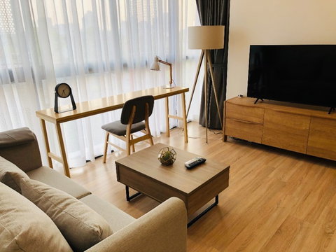 A045340 Taka Haus Ekamai 12