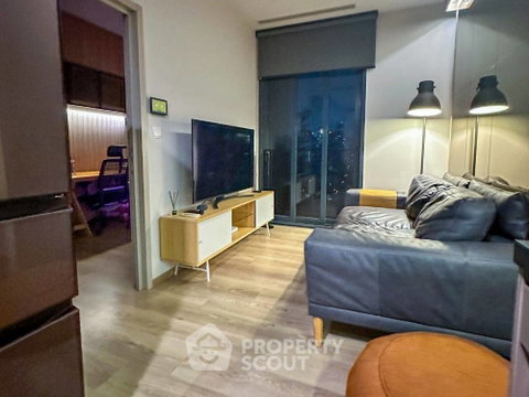 คอนโด 1 ห้องนอน ชั้น 18 Oka Haus Sukhumvit 36 ใกล้ BTS ทองหล่อ (ID 2047650)