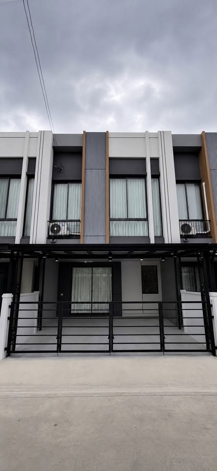 ทาวน์โฮมให้เช่า : ND0974  ทาวน์โฮม  Pleno Sukhumvit–Bangna 4  ใกล้ Mega Bangna