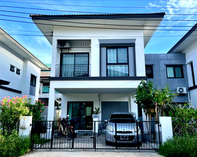 บ้านแฝด เมืองสมุทรปราการ สมุทรปราการ : ลุมพินีทาวน์เพลส สุขุมวิท-ศรีนครินทร์ บ้านแฝด Type B สไตล์ Cozy Minimal