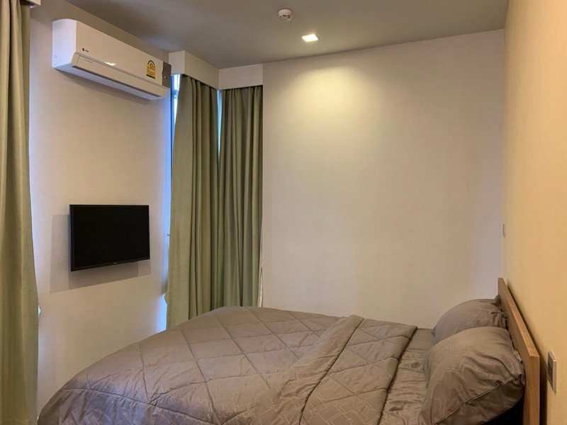 picture A045704 M Thonglor 10 - 3/5