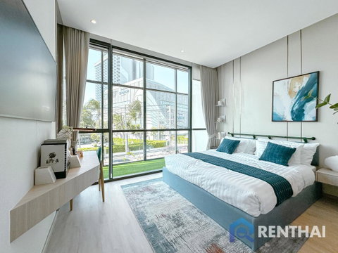 Luxury living in the heart of Pattaya — just steps from premier shopping malls and the iconic Pattaya Beach.