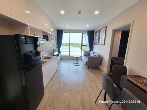 Lowlife condo for rent in the heart of Korat city, Rise Condo, 2 bedrooms, 2 bathrooms, only 18,000 baht/month.