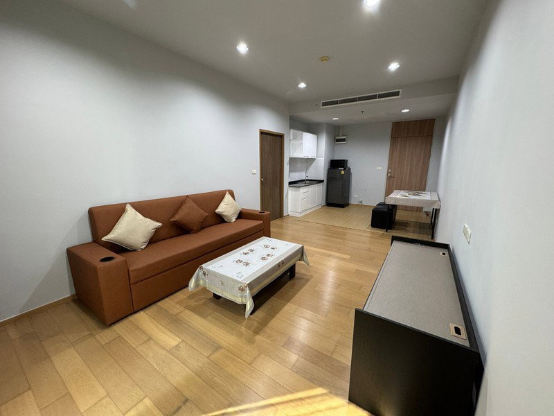 รูป A046021 Noble Revent - รูปที่ 2/8