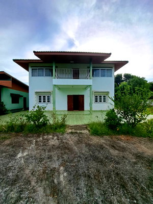 ขายบ้านเดี่ยว : ขายบ้านเดี่ยว2หลังพร้อมที่ดินและสวนผลไม้ เนื้อที่2ไร่70ตรว. ต.เมือง อ.เมืองเลย จ.เลย