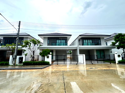 Twin houses for rent Khon Kaen : House for rent, Chatphet Village, Srisatharn.