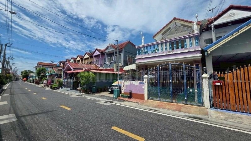 รูป ทาวน์เฮ้าส์ ทรัพย์ดินทอง หลังริม บ้านสวย ราคาถูก - รูปที่ 14/14
