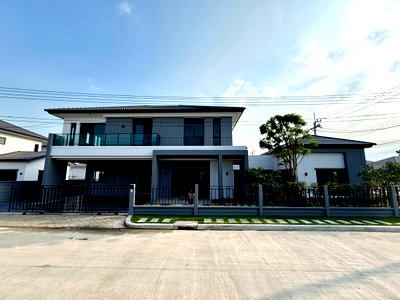 บ้านเดี่ยวให้เช่า : 🏡✨ ให้เช่าบ้านเดี่ยวหรู 2 ชั้น — Centro ทวีวัฒนา บ้านใหม่มาก Built-in ทั้งหลัง พร้อมเรือนรับรอง หิ้วกระเป๋าเข้าอยู่ได้เลย