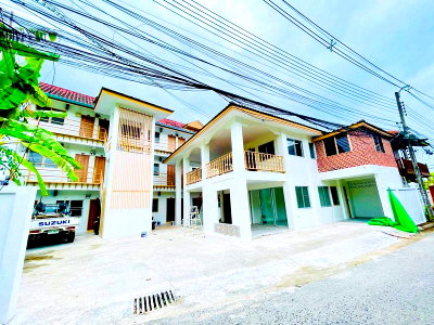 กิจการ เมืองเชียงใหม่ เชียงใหม่ : 🏨ขายด่วน! กิจการโรงแรม ถนนท่าแพ 15 ห้อง 101 ตร.ว. 35 ลบ. 📞063-6649056