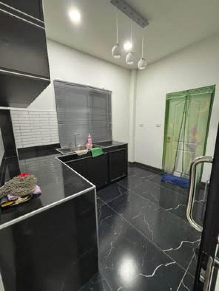 รูป 🏡 ขายบ้านเดี่ยว 2 ชั้น ใจกลางเมืองอุดรฯ ที่ดินใหญ่ 132 ตร.วา ใกล้อุดรพิทย์ 200 ม. ราคา 10.9 ล้านบาท เจ้าของขายเอง - รูปที่ 9/16