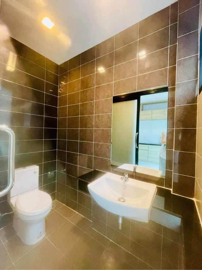 รูป พร้อมปล่อย..  🎉🎊 townhome  3 ชั้น ครึ่ง  👉 ขาย 2.2 ล. ✅   ราคาประเมิ 2.7 ล. เอาส่วนต่าง 5 แสน  - รูปที่ 9/12