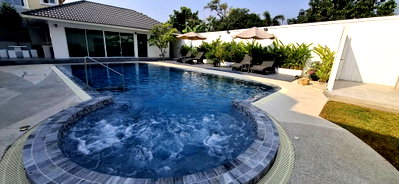 เช่าบ้านเดี่ยว ชลบุรี : 4 Bedrooms Pool Villa in East Pattaya For Rent