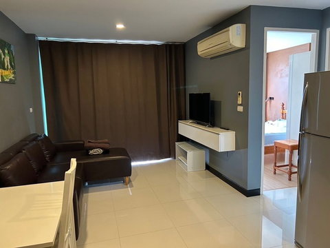A047266 Voque Sukhumvit 16