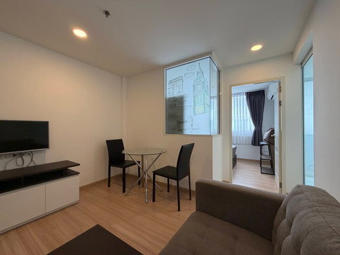 A046759 Chateau In Town Rama 8