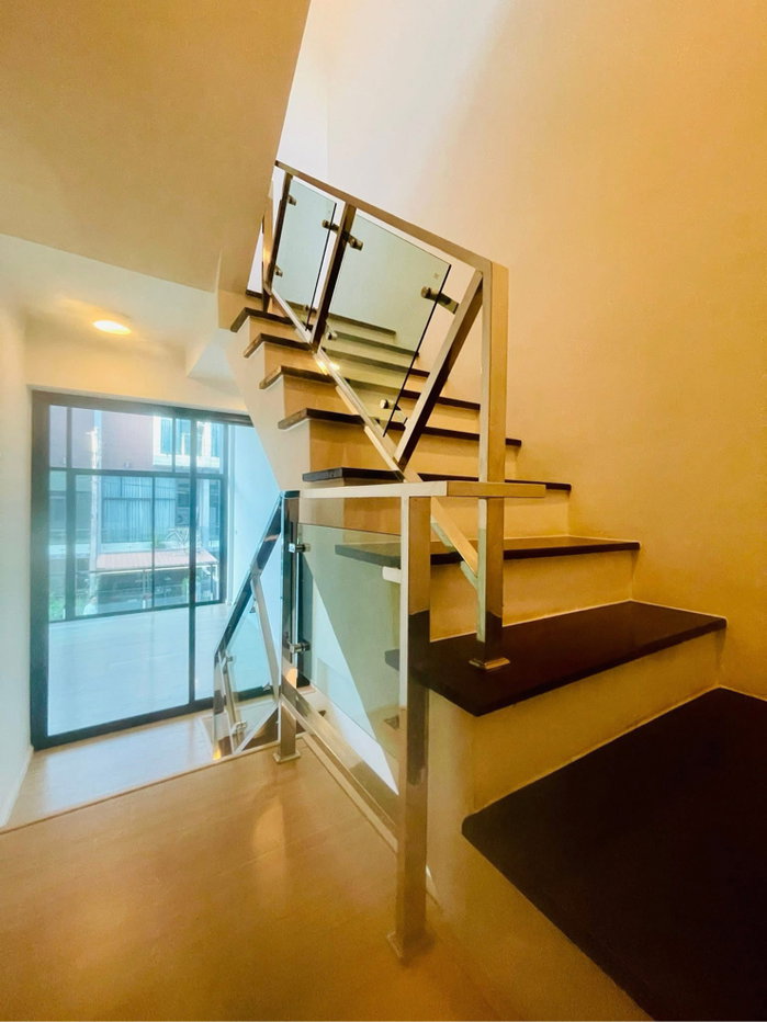 รูป พร้อมปล่อย..  🎉🎊 townhome  3 ชั้น ครึ่ง  👉 ขาย 2.2 ล. ✅   ราคาประเมิ 2.7 ล. เอาส่วนต่าง 5 แสน  - รูปที่ 4/12