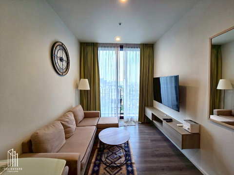 For rent: Whizdom Essence, near BTS Punnawithi. Fully furnished unit with garden view @ 23,000 Baht.