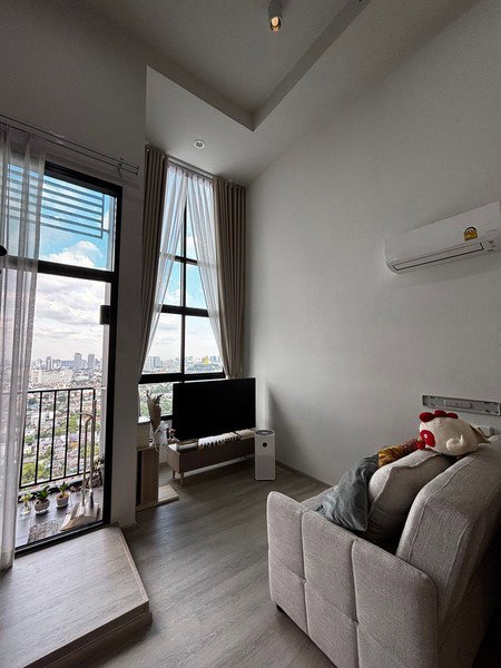 picture A046832 Ideo Charan 70-Riverview - 1/5