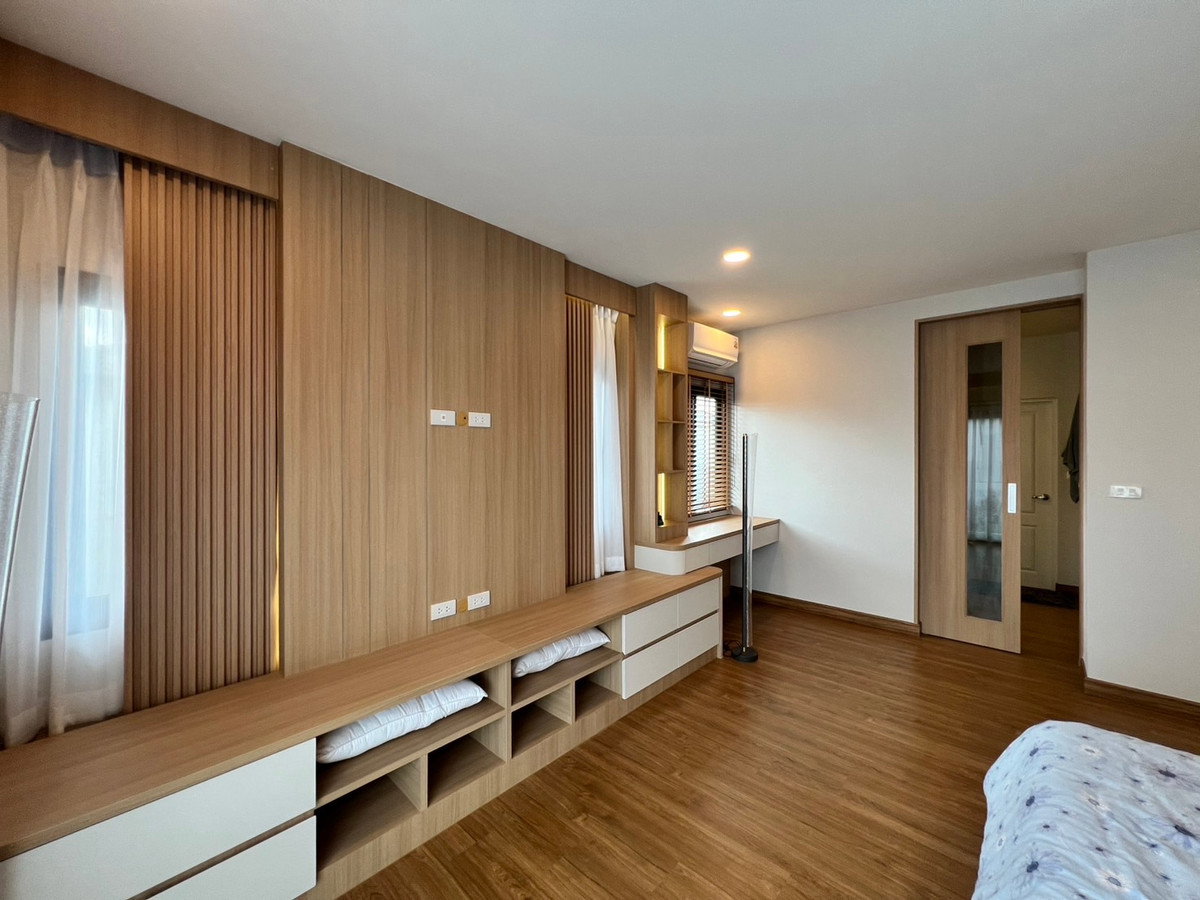รูป 🏡✨ ให้เช่าบ้านเดี่ยวหรู 2 ชั้น — Centro ทวีวัฒนา บ้านใหม่มาก Built-in ทั้งหลัง พร้อมเรือนรับรอง หิ้วกระเป๋าเข้าอยู่ได้เลย - รูปที่ 6/15