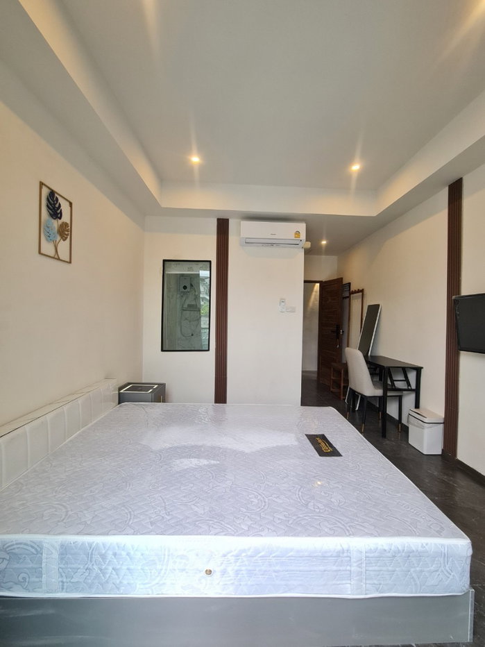 รูป  ให้เช่า Pool Villa 3 ชั้น สไตล์ Modern พร้อมสระว่ายน้ำส่วนตัว 9 ห้องนอน ทำเลศักยภาพ ใกล้ Big C ดอนจั่น เชียงใหม่  A5-V0027 - รูปที่ 7/15