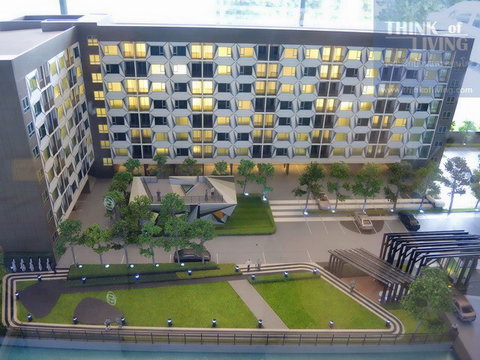 A047009 Plum Condo Extra Rama 2