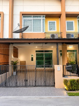 ให้เช่าทาวน์โฮมรีโนเวทใหม่ ม.ร่มไม้2 บ่อวิน ศรีราชา