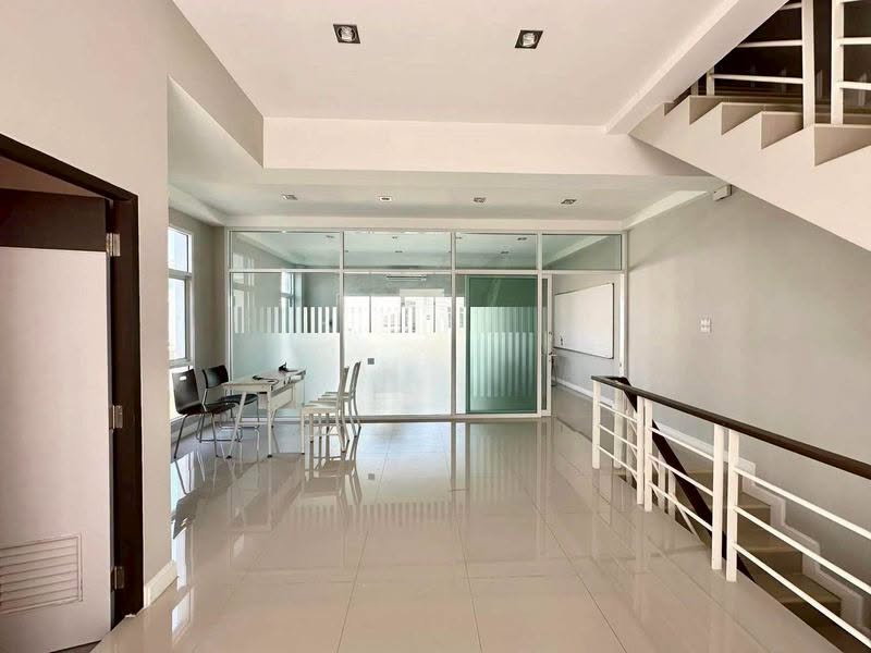 รูป 🎊🏢 ปล่อยเช่า Office 3 ชั้น ในโครงการ K Park | ถนนมหิดล เชียงใหม่ | พร้อมเข้าอยู่ | เหมาะสำหรับสำนักงานและธุรกิจ ✨ - รูปที่ 9/10