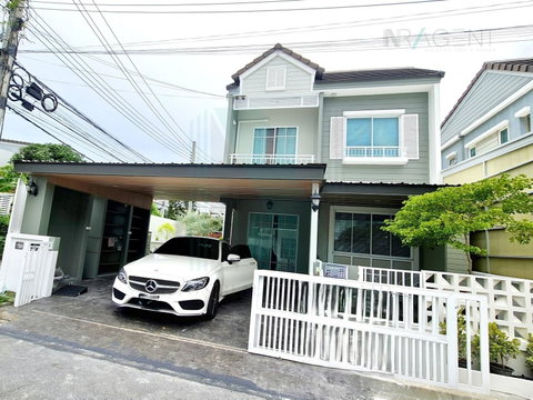 ให้เช่าทาวน์เฮาส์ 2 ชั้น เดอะ วิลเลจ บางนา กม.10 3 ห้องนอน 2 ห้องน้ำ