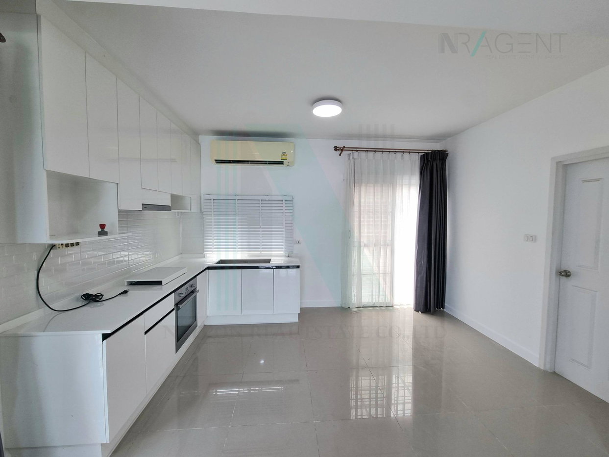 รูป ขายบ้านแฝด โครงการ เดอะวิลเลจ บางนา - วงแหวน 2 2 ชั้น 3 ห้องนอน 2 ห้องน้ำ - รูปที่ 4/8